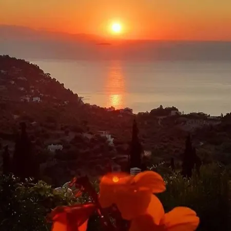 Sunrise House Kymi