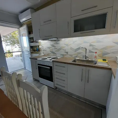 Sunrise House Kymi